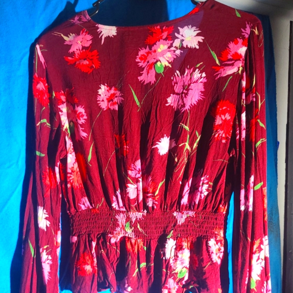 Woman's Express Firey Floral Blouse Size Small